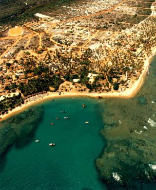 foto aérea de praia do forte